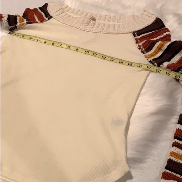 🆕 Altar’d State Thermal Top with sweater sleeves - Picture 7 of 12